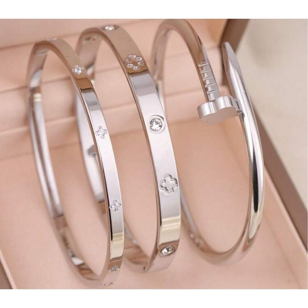 Clover Nail Bracelet - Picture 3 of 6
